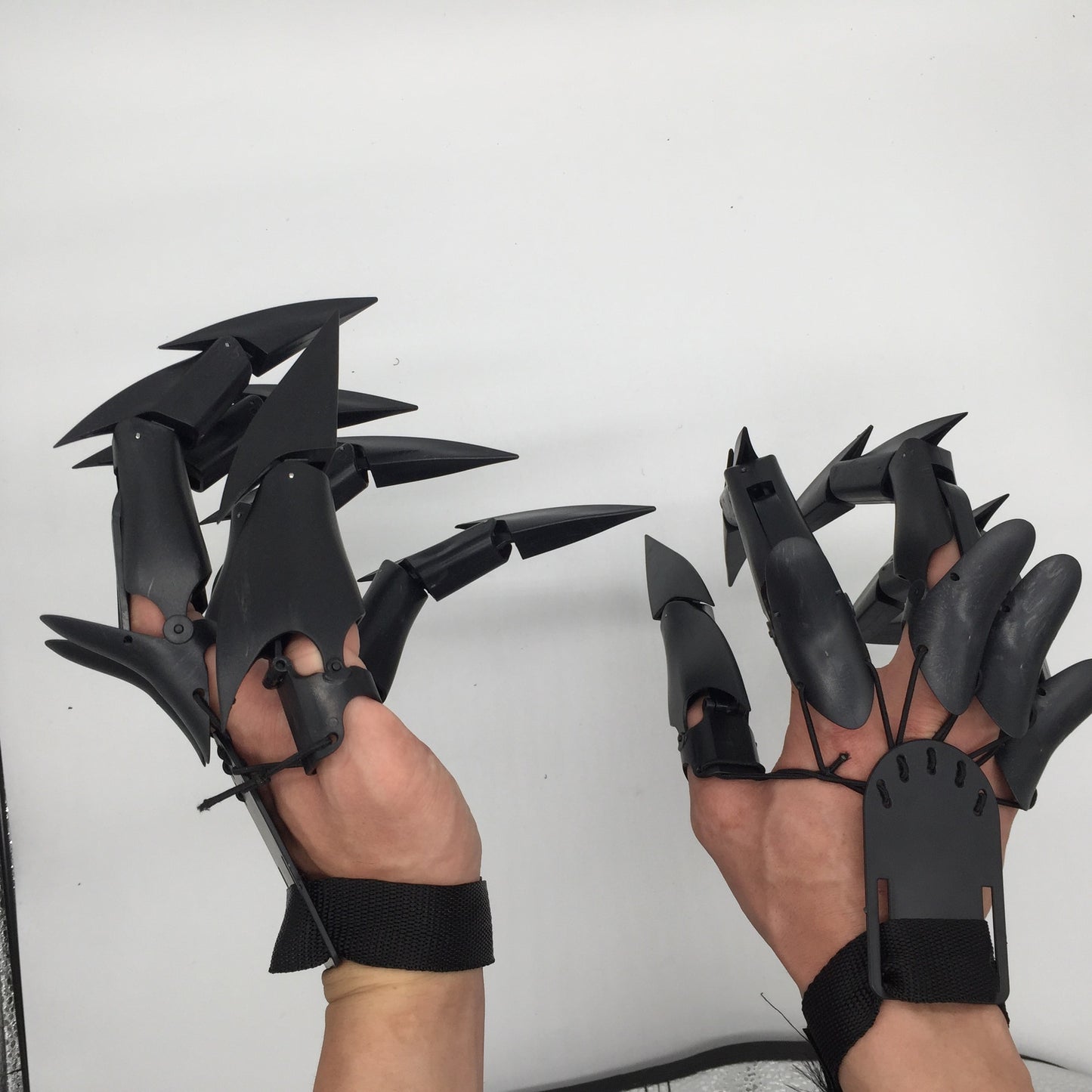Haunted Articulated Fingers