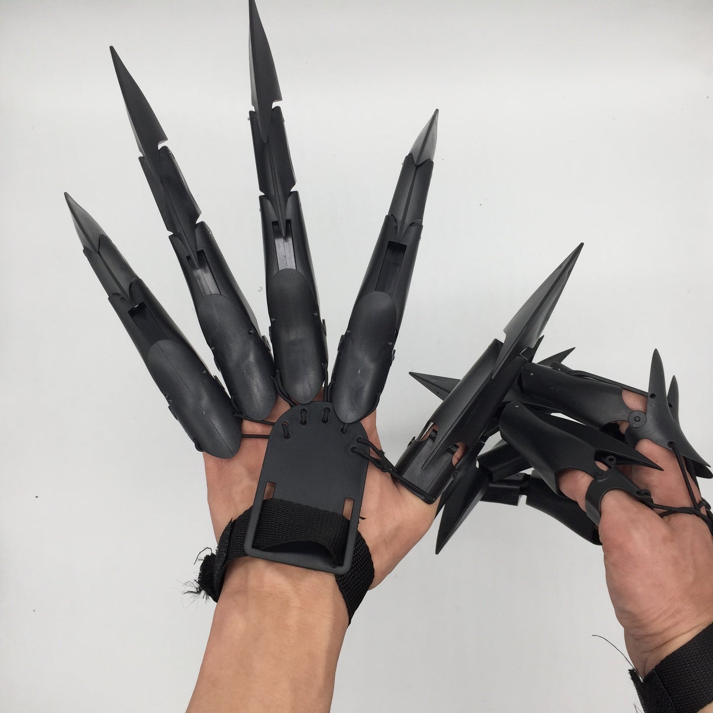 Haunted Articulated Fingers