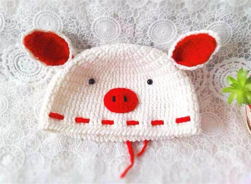 Pigs! First Step and Crawler Baby Yarn Hat and Shoes - Shop Jobie