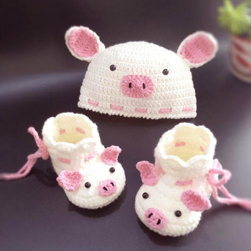 Pigs! First Step and Crawler Baby Yarn Hat and Shoes - Shop Jobie
