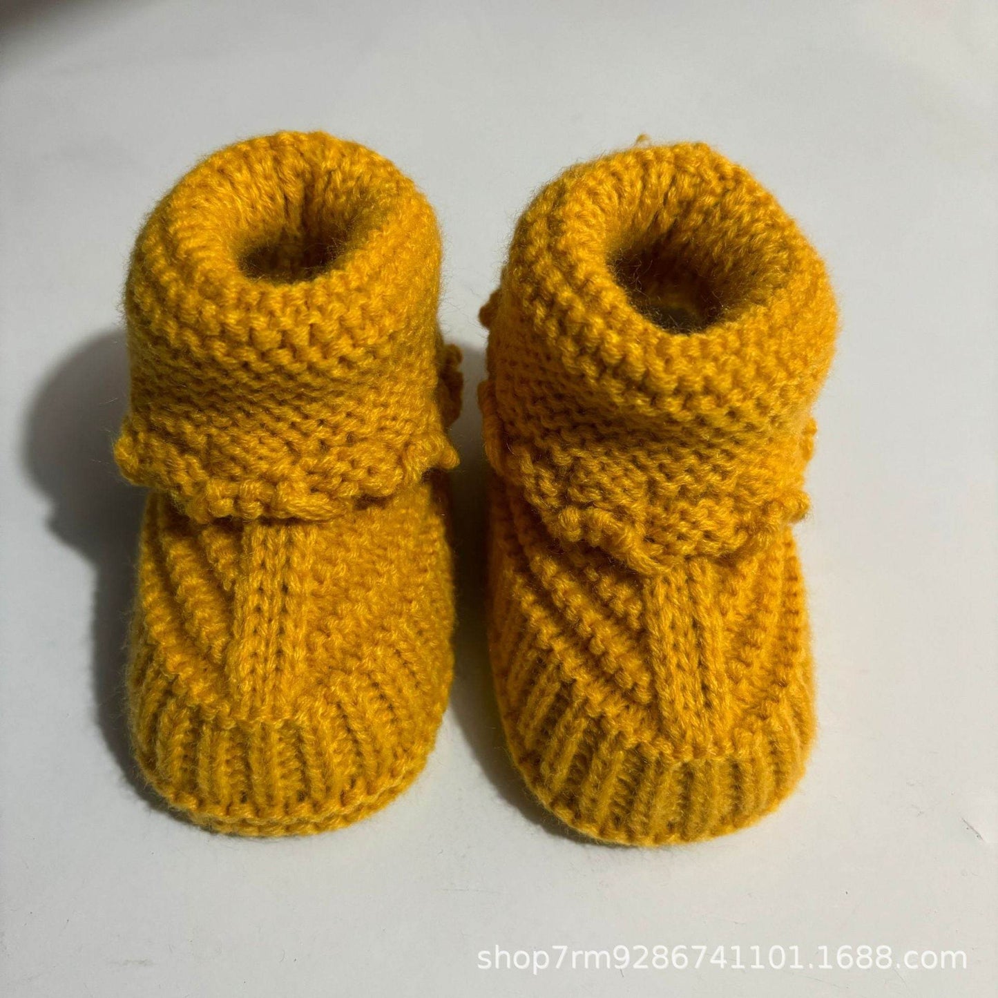 Snuggly Baby Yarn Shoes! - Shop Jobie