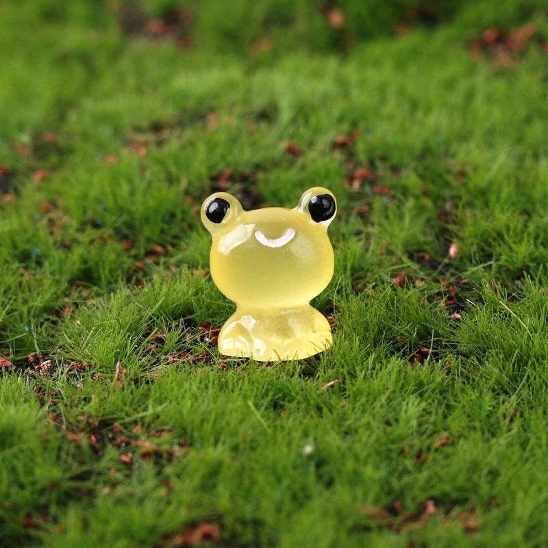 Mini Dollhouse Frog! Resin Fairy Garden, Desktop, and Cake Topper Too! - Shop Jobie