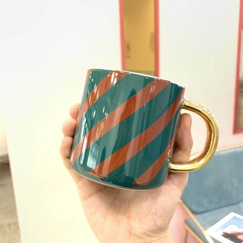 Christmas Bowls, Cups & Plates - Shop Jobie