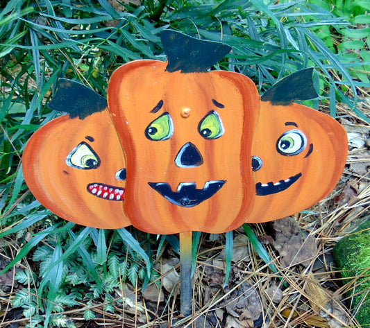 PEEPING JACK-O-LANTERNS 879