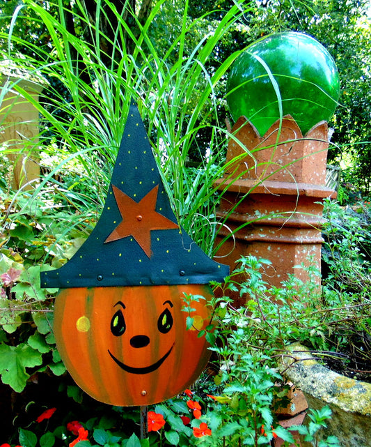 PUMPKIN with STAR HAT Garden Stake 945