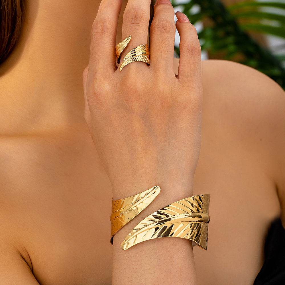 Court Geometry Open Bracelet - Shop Jobie