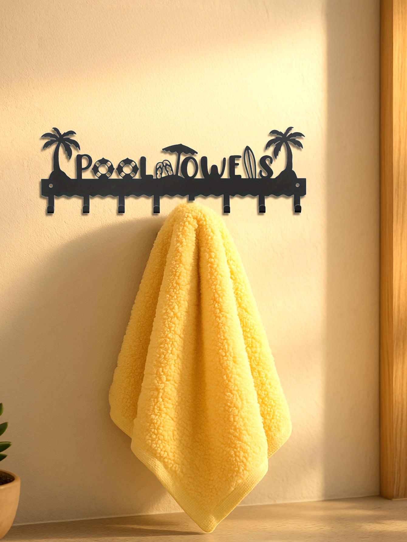 Pool House Beach-Themed Wall-Mounted 8-Hook Metal Rack