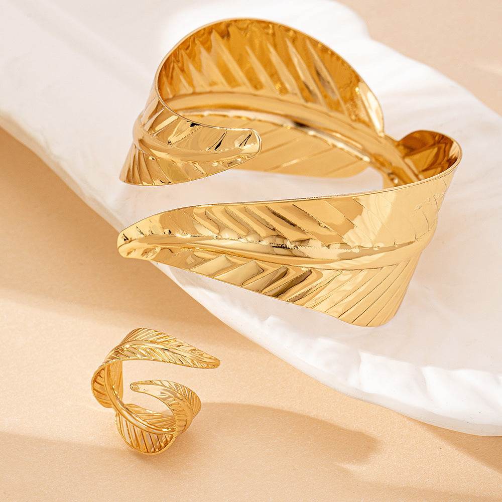 Court Geometry Open Bracelet - Shop Jobie
