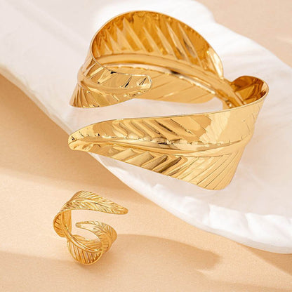 Court Geometry Open Bracelet - Shop Jobie